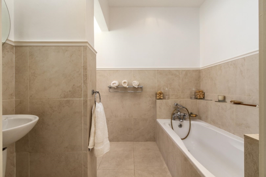 To Let 3 Bedroom Property for Rent in Sea Point Western Cape